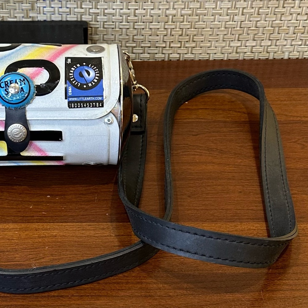 🌟HP🌟VTG 1993 Little Earth Hawaii Aloha State Metal License Plate Purse Crossbody - Picture 9 of 14